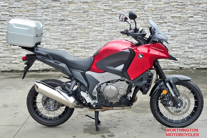 2014 HONDA VFR1200X. 12896