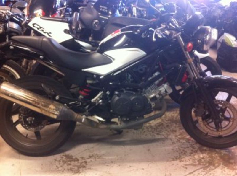 2010 HONDA 250CC VTR250 10 001