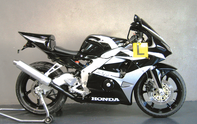 1990 HONDA CBR 250RR (114-7) 