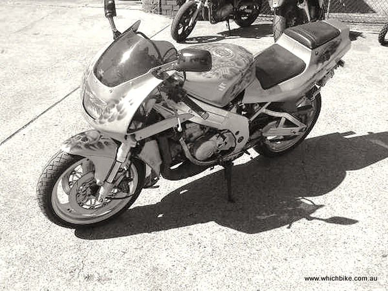 SUZUKI RGV 250