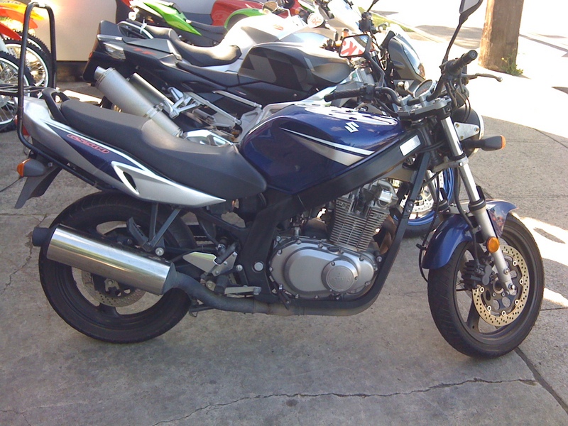SUZUKI GS 500