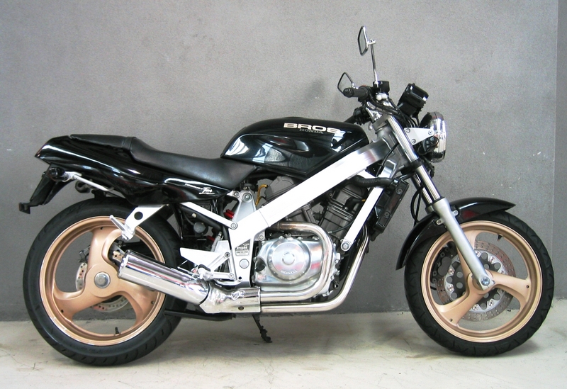 1987 HONDA BROS 400 0711 (148-31)