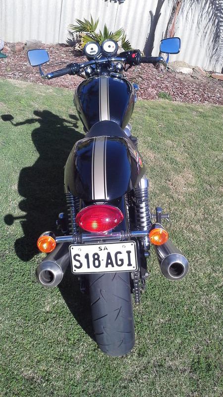 2011 TRIUMPH 865CC THRUXTON 900 MY10