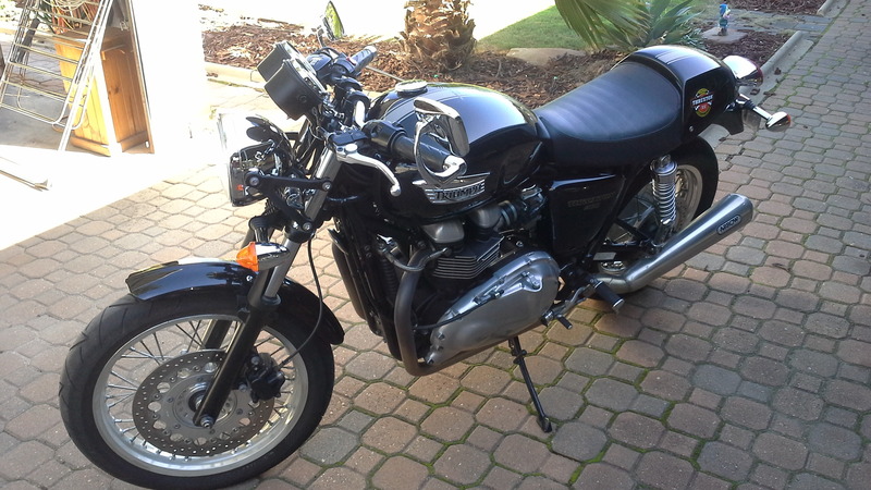 2011 TRIUMPH 865CC THRUXTON 900 MY10