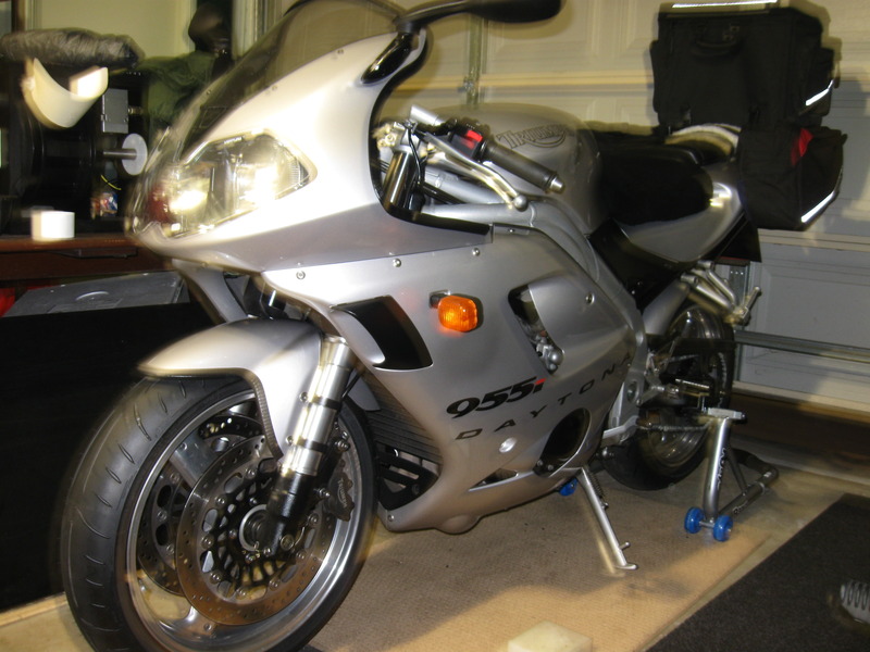 2003 TRIUMPH 955CC T955i (DAYTONA 955i)