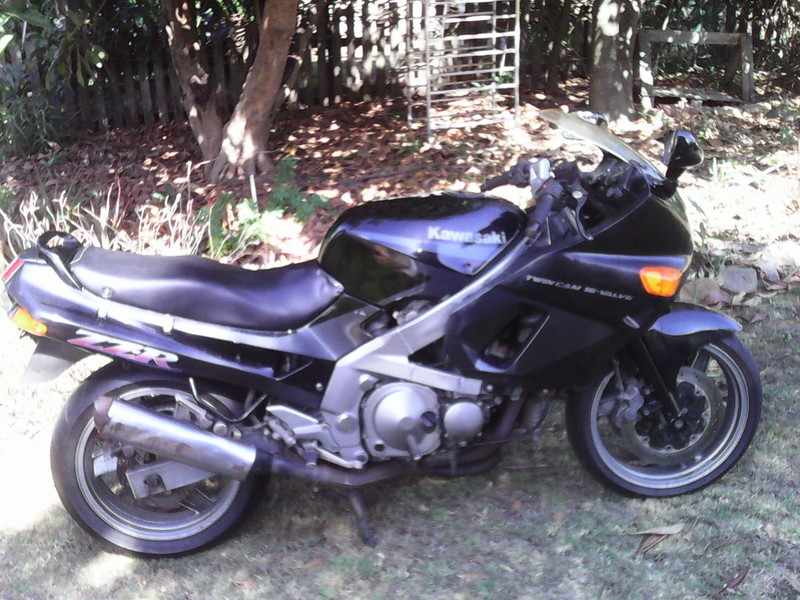 1992 KAWASAKI 600CC ZZ-R600 (ZX600)