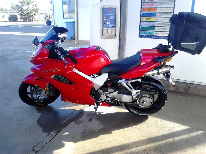 2002 HONDA 800CC VFR800F (VFR800Fi) 1