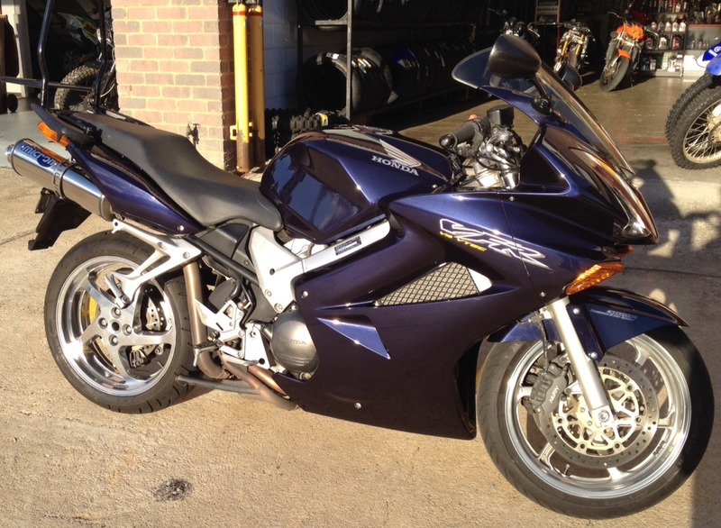 2002 HONDA 800CC VFR800F (VFR800Fi) 2