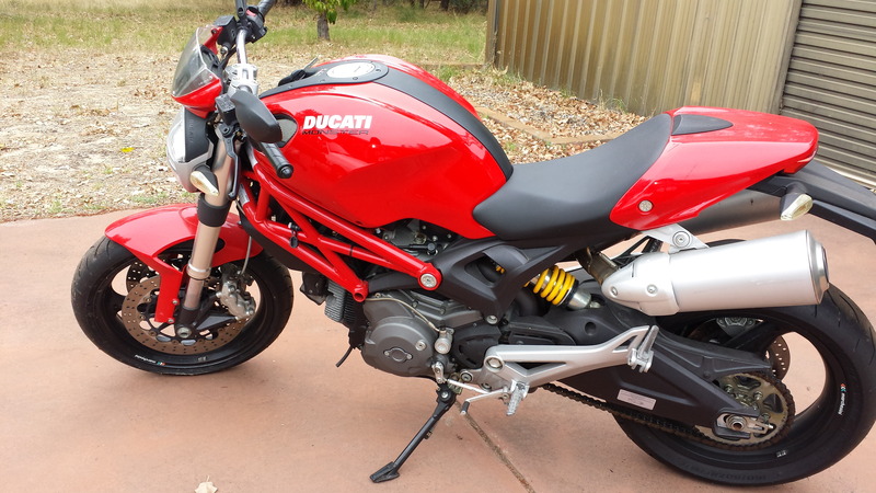 2009 DUCATI 696 MONSTER 696