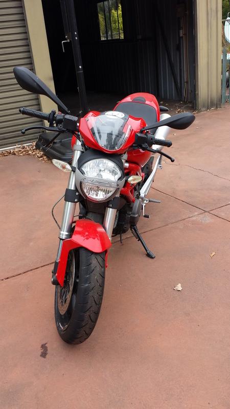 2009 DUCATI 696 MONSTER 696