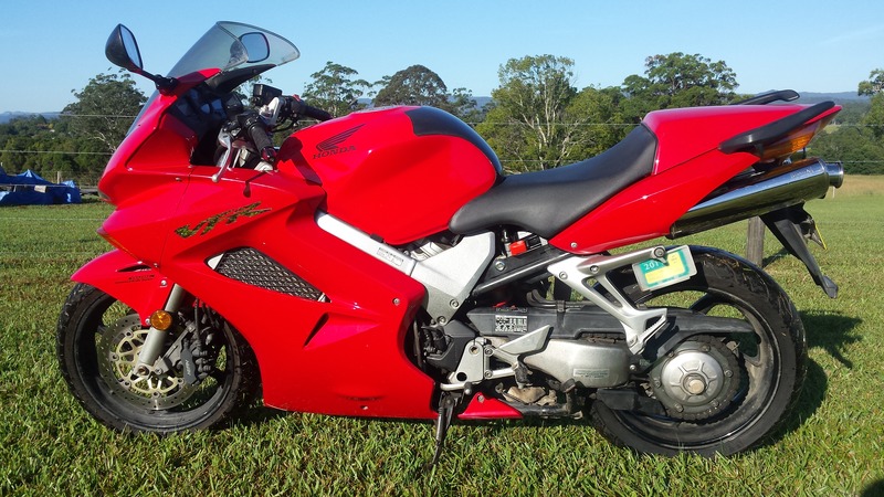 2002 HONDA 800CC VFR800F (VFR800Fi) 1