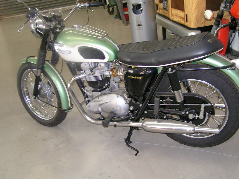 1967 TRIUMPH 650CC TR6 TROPHY