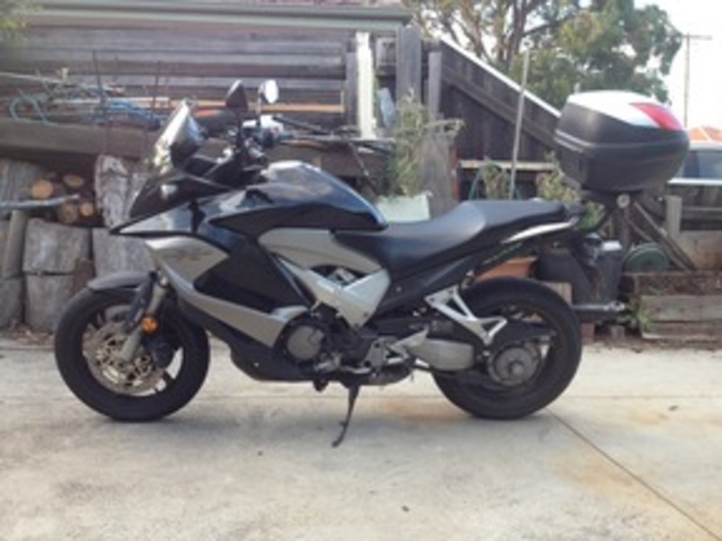 2011 HONDA 800CC VFR800F (VFR800Fi) 9