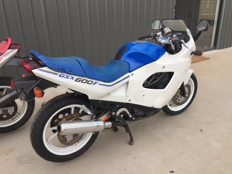 1987 SUZUKI GSX 600F