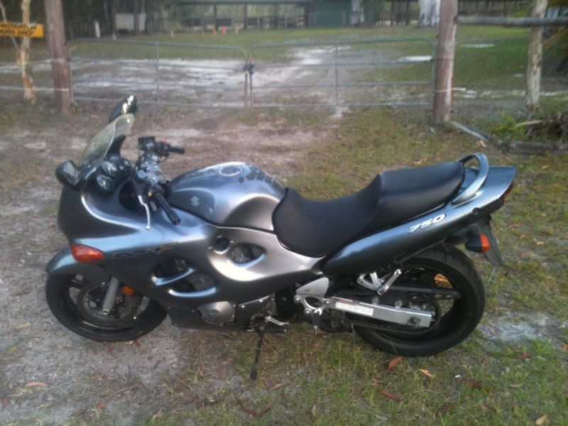 2005 SUZUKI 750CC GSX750F K5