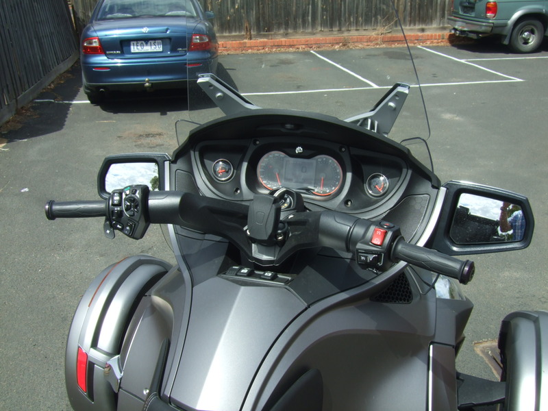 2014 CAN-AM SPYDER LIMITED
