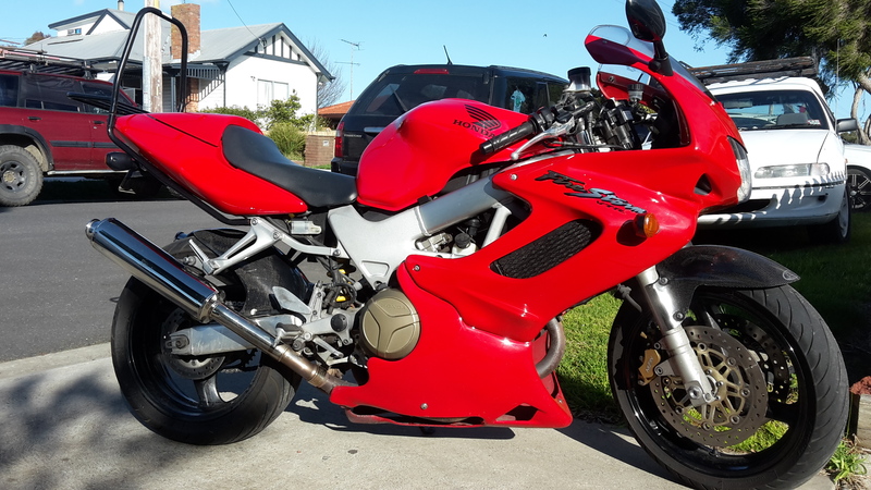 2004 HONDA 1000CC VTR1000F (FIRESTORM) 4