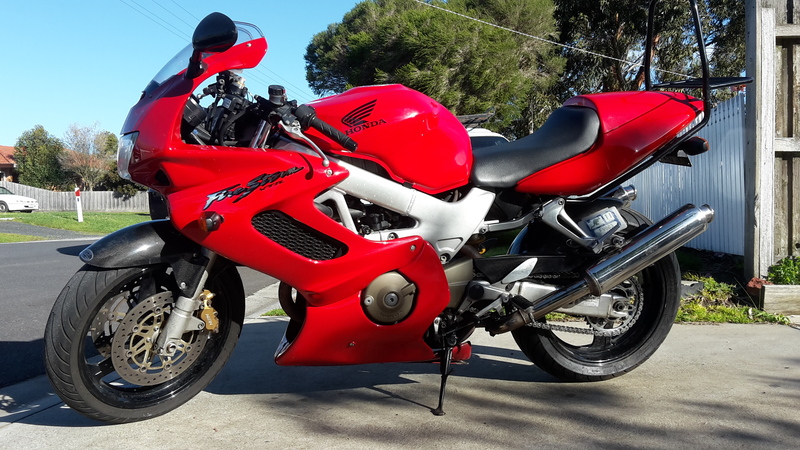 2004 HONDA 1000CC VTR1000F (FIRESTORM) 4