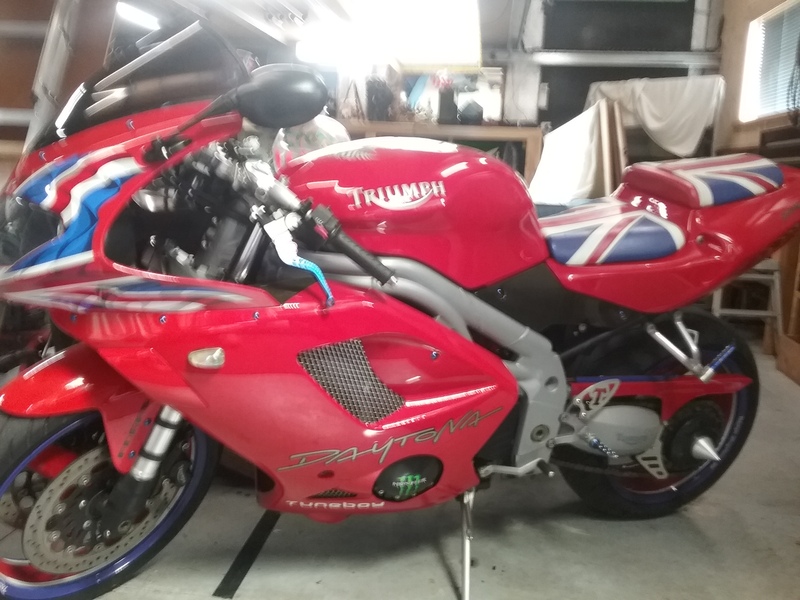 2004 TRIUMPH 955CC T955i (DAYTONA 955i)