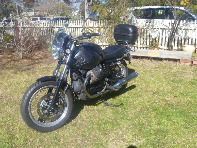 2012 MOTO GUZZI 750CC V7 SPECIAL