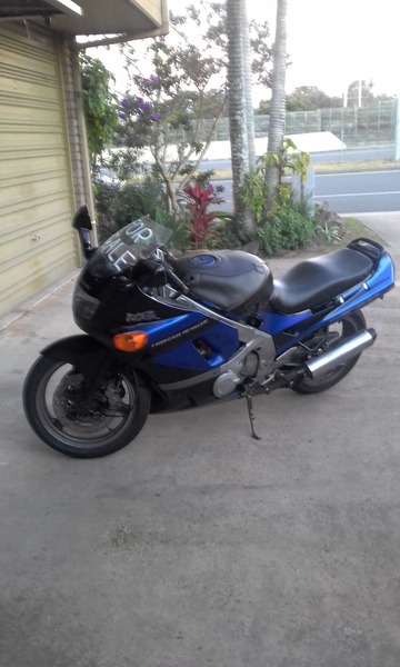 1992 KAWASAKI 600CC ZZ-R600 (ZX600)