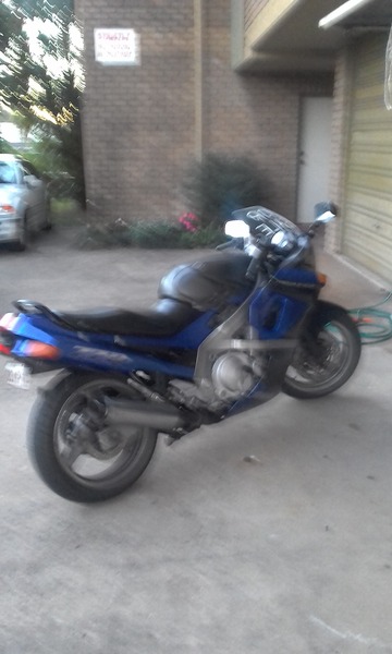 1992 KAWASAKI 600CC ZZ-R600 (ZX600)