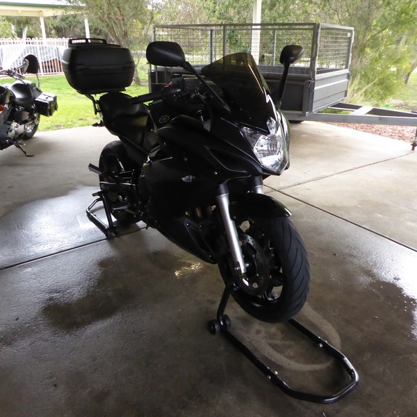 2010 YAMAHA 600CC XJ6F MY10