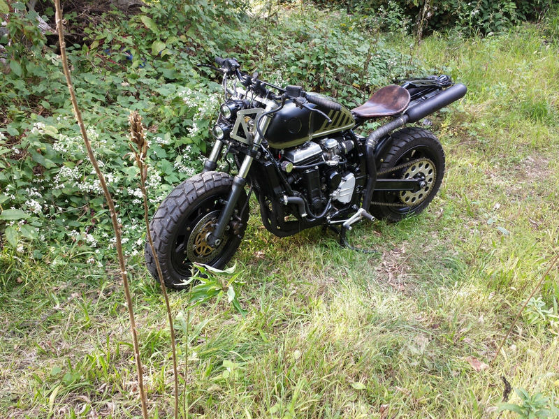 1987 KAWASAKI 750CC GPX750R (ZX750F)