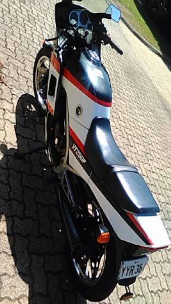 1985 HONDA 250CC VT250F