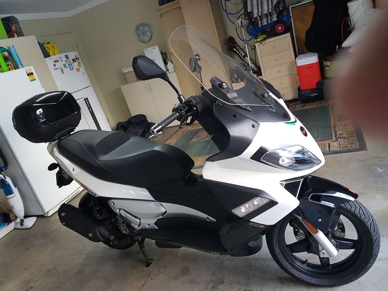 2014 APRILIA 300CC SR MAX 300