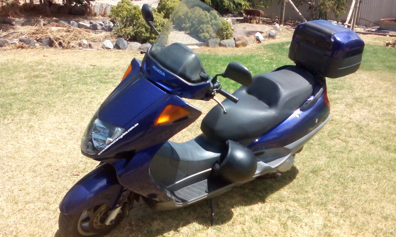 2000 HONDA 250CC FES250 (FORESIGHT)