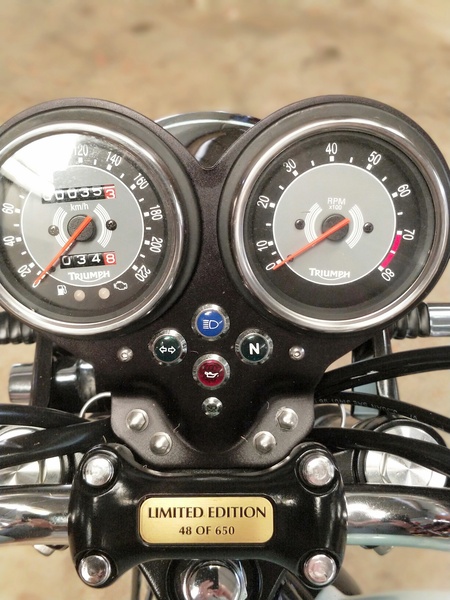 2009 TRIUMPH 865CC BONNEVILLE SE MY09