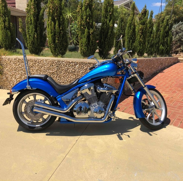 2010 HONDA 1300CC VT1300CX A