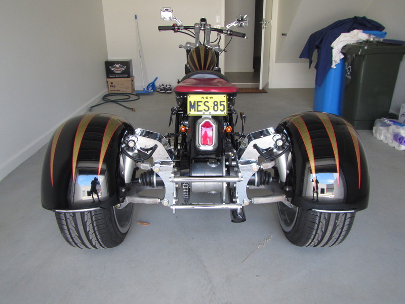 1973 HARLEY-DAVIDSON BOBBER TRIKE