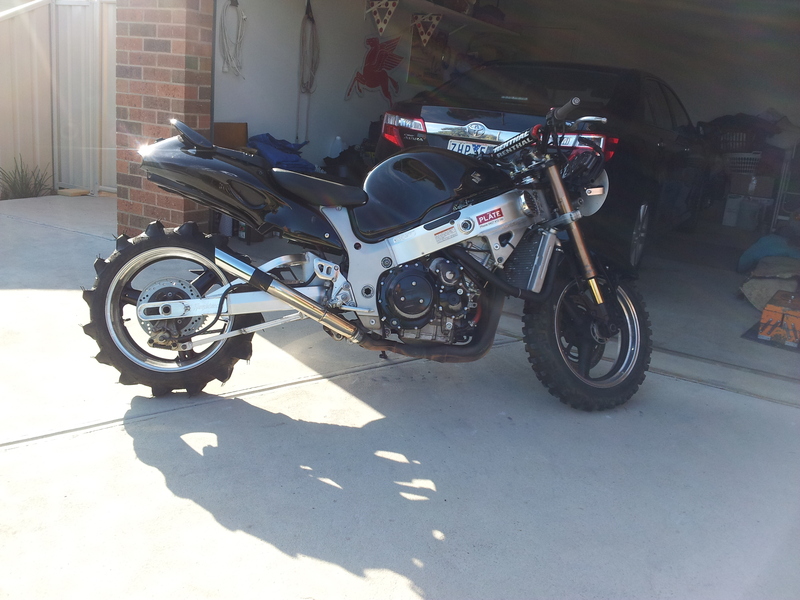 2002 SUZUKI 1300CC GSX1300R (HAYABUSA) K2
