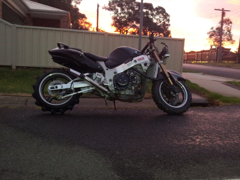 2002 SUZUKI 1300CC GSX1300R (HAYABUSA) K2