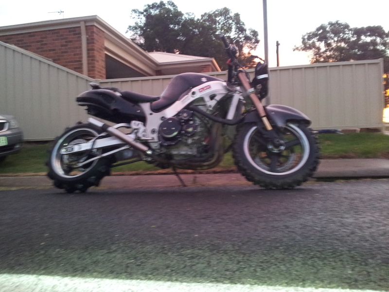 2002 SUZUKI 1300CC GSX1300R (HAYABUSA) K2