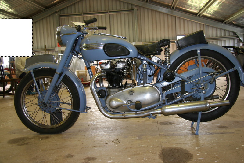 1951 TRIUMPH 650CC 6T RIGID 650 THUNDERBIRD
