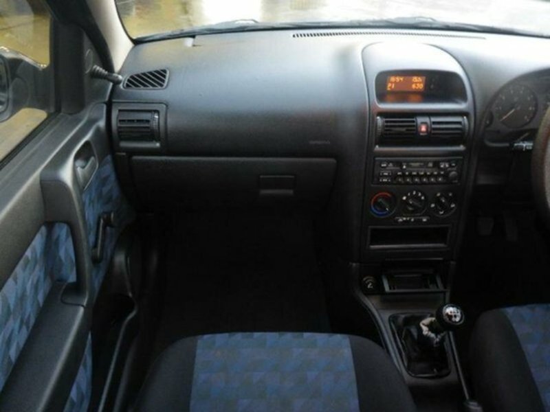 2001 HOLDEN ASTRA CITY TS