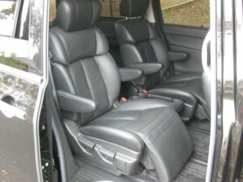 2011 NISSAN ELGRAND Rider