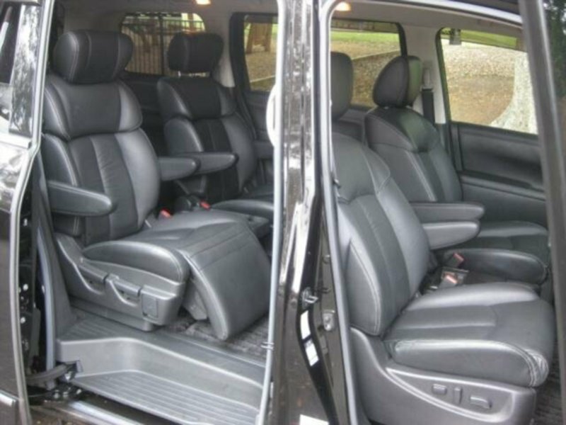 2011 NISSAN ELGRAND Rider