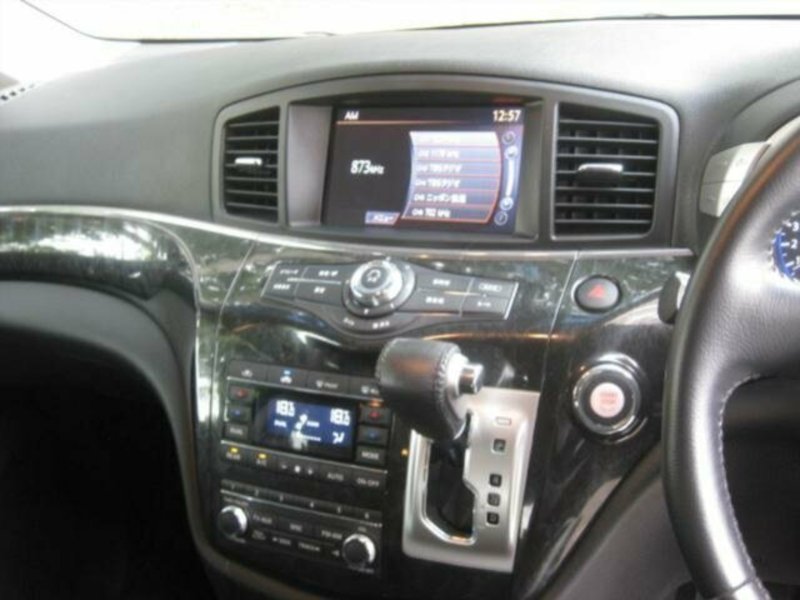 2011 NISSAN ELGRAND Rider