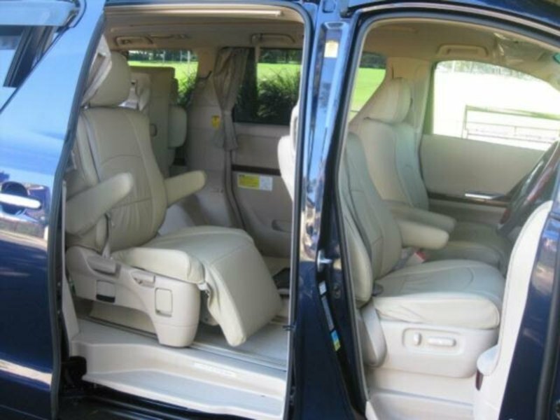 2011 TOYOTA Alphard wheelchair access wellcab