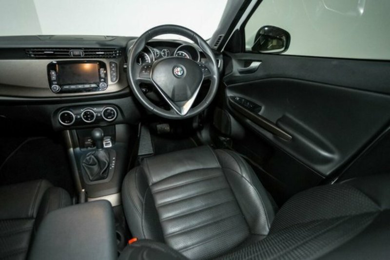 2015 ALFA ROMEO GIULIETTA DISTINCTIVE