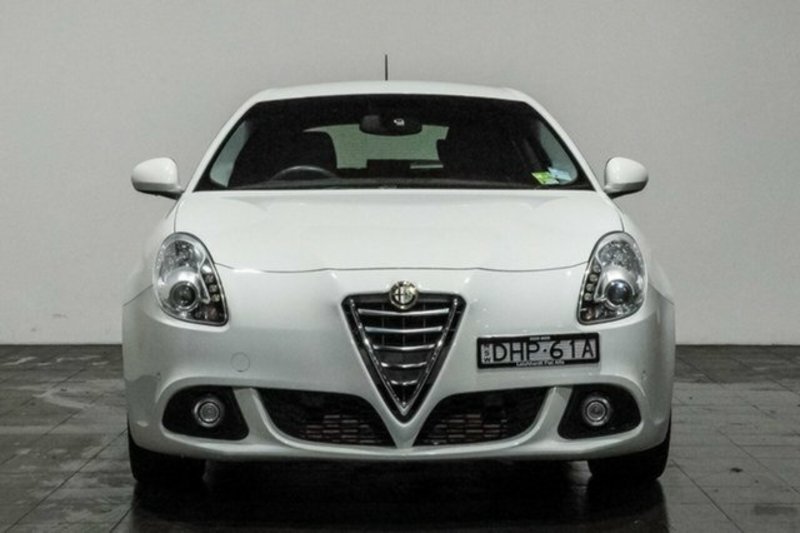 2015 ALFA ROMEO GIULIETTA DISTINCTIVE