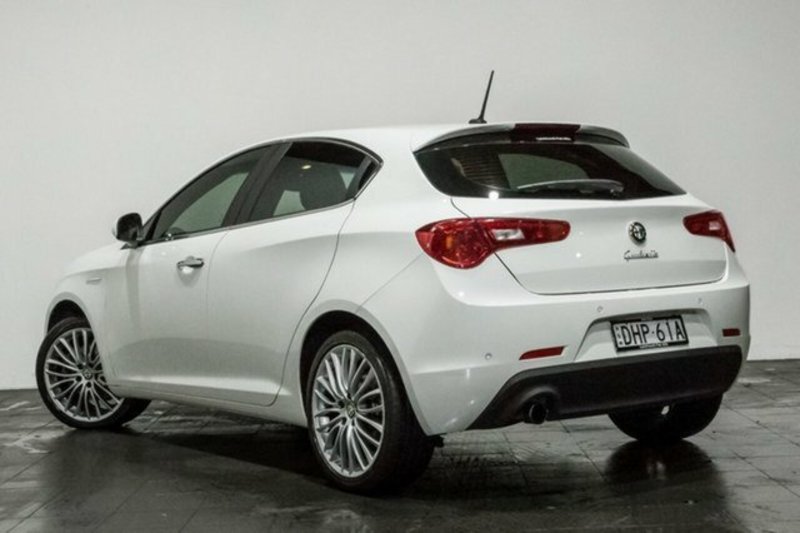 2015 ALFA ROMEO GIULIETTA DISTINCTIVE