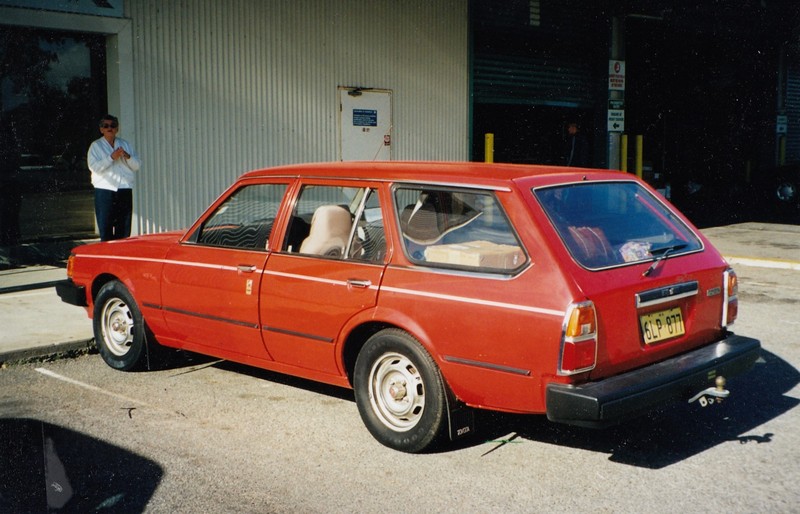 1982 TOYOTA CORONA STATION WAGON