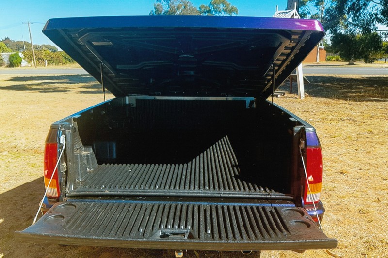 2006 FORD FALCON XR6 MAGNET BF