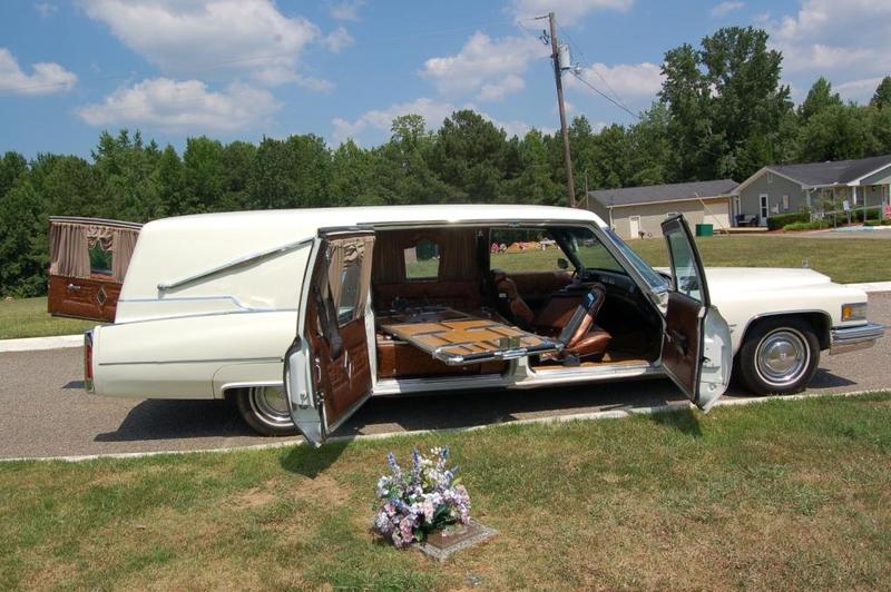 1976 CADILLAC HEARSE
