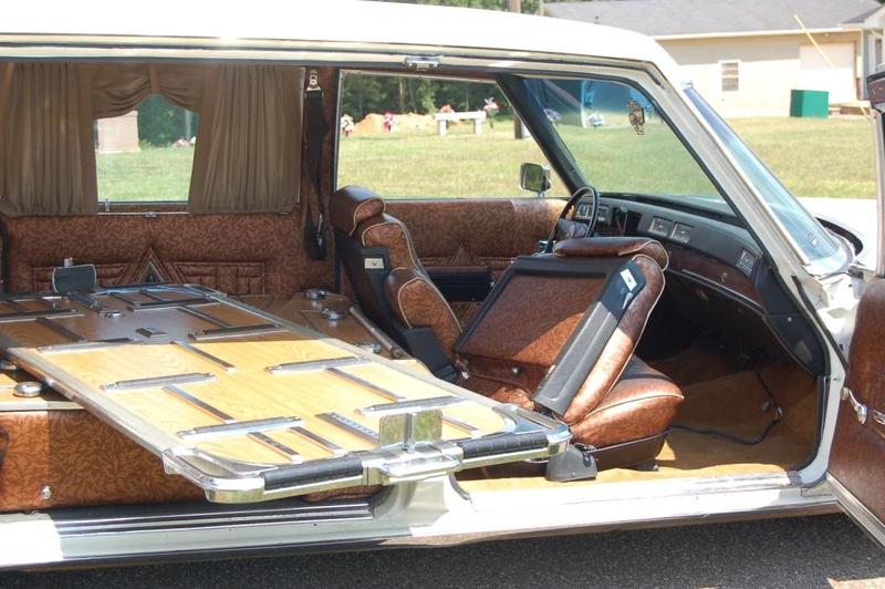 1976 CADILLAC HEARSE